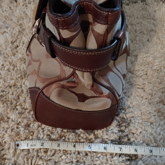 Coach Hamptons Signature Carryall Handbag F13072 - Picture 9 of 16